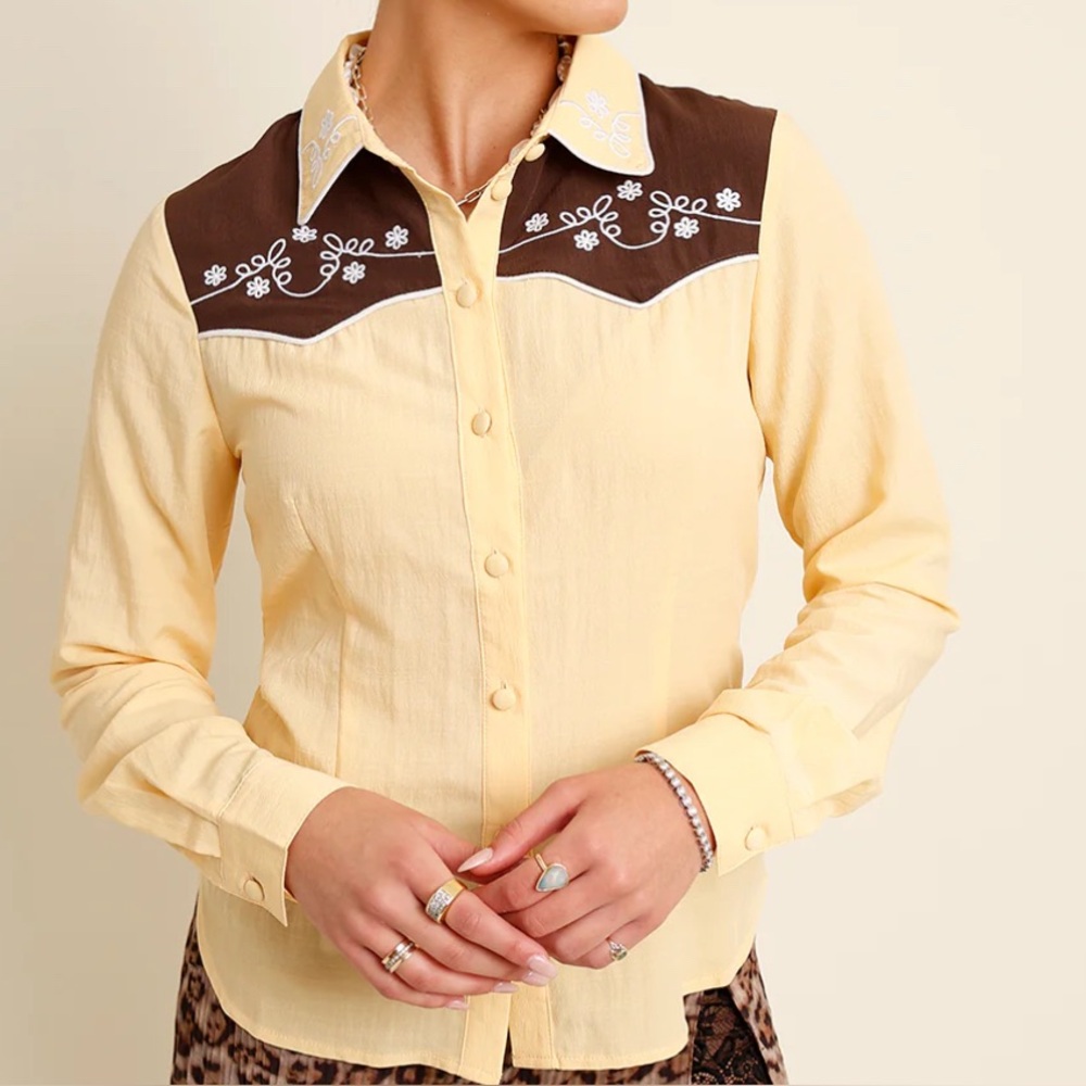✨NWT Bailey Rose Embroidered Button-Down Shirt - Butterscotch yellow and brown L